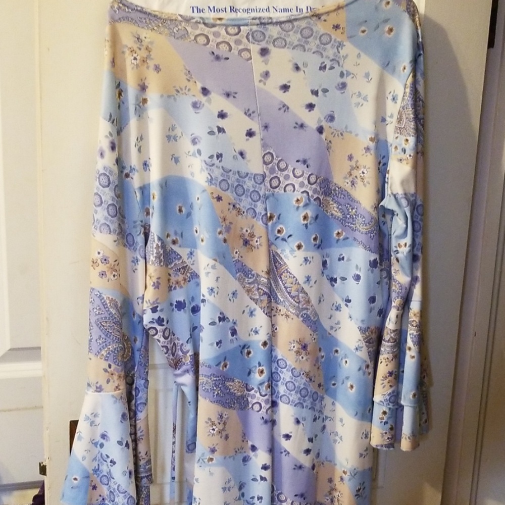Dress - Picture 3 of 4